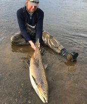 32 pound Icelandic salmon from River Vididalsa caught on a size 12 Radian